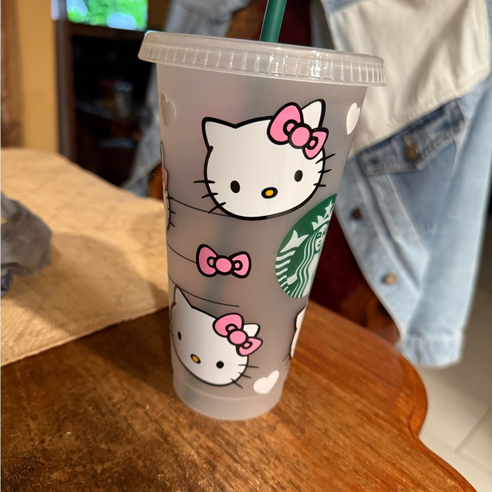 Custom Hello Kitty Cup - Picture 3 of 3